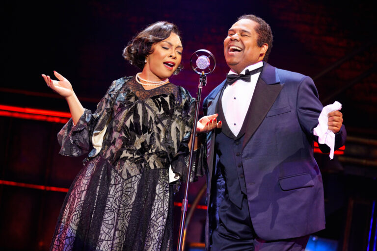 Actors in A Wonderful World at Broadway in Chicago Theatres