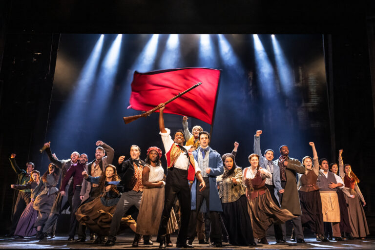 01. LES_MIS_TOUR_0789c_One Day More_Photo by Matthew Murphy_v003