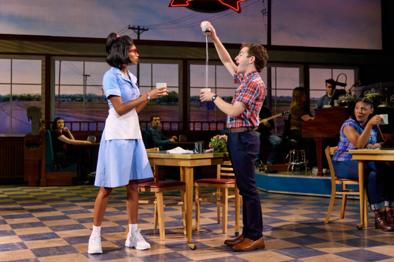 WAITRESS_10th_0702