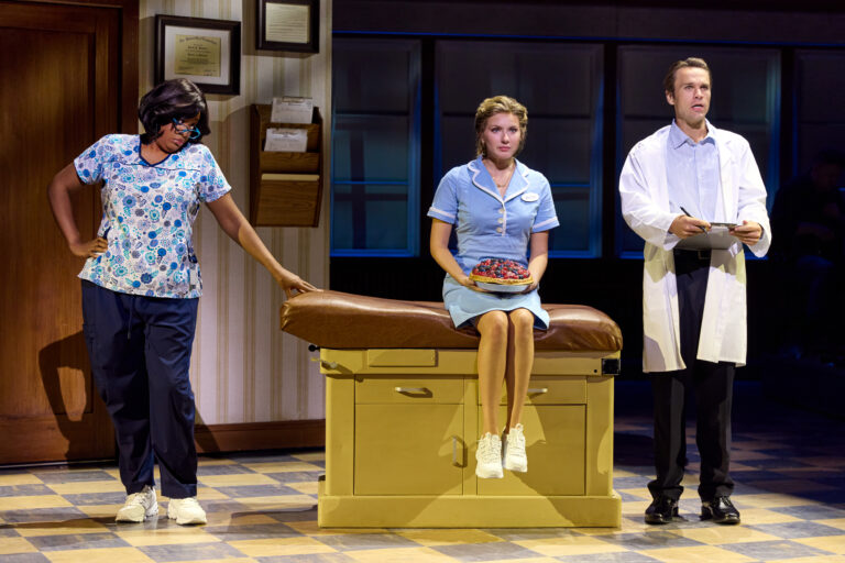 WAITRESS_10th_4453